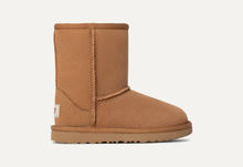 Load image into Gallery viewer, UGG - Kids&#39; Classic II Boot