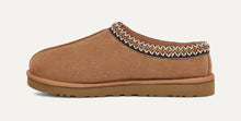 Load image into Gallery viewer, UGG - Men&#39;s Tasman Slipper - Chestnut