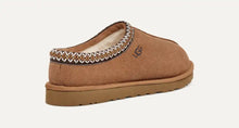 Load image into Gallery viewer, UGG - Men&#39;s Tasman Slipper - Chestnut