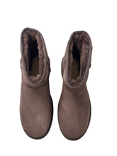 Load image into Gallery viewer, Ugg - Men Classic Mini STT