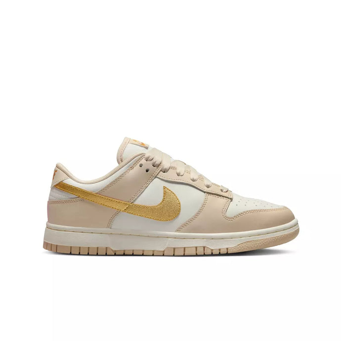 Nike - Dunk Low ESS Trend Women Sneakers - Phantom/Metallic Gold - Clique Apparel